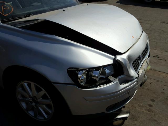 YV1MS682262180870 - 2006 VOLVO S40 T5 SILVER photo 9