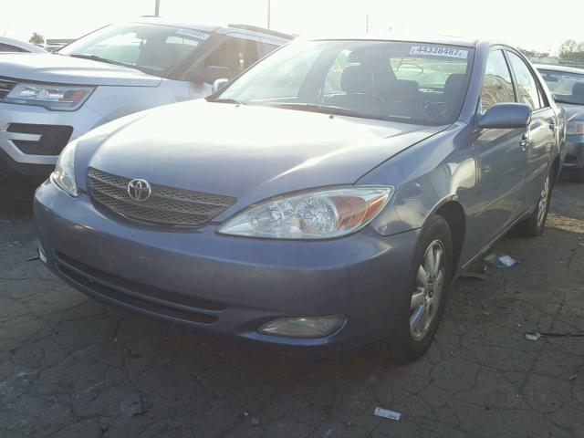 4T1BE30KX3U760393 - 2003 TOYOTA CAMRY BLUE photo 2