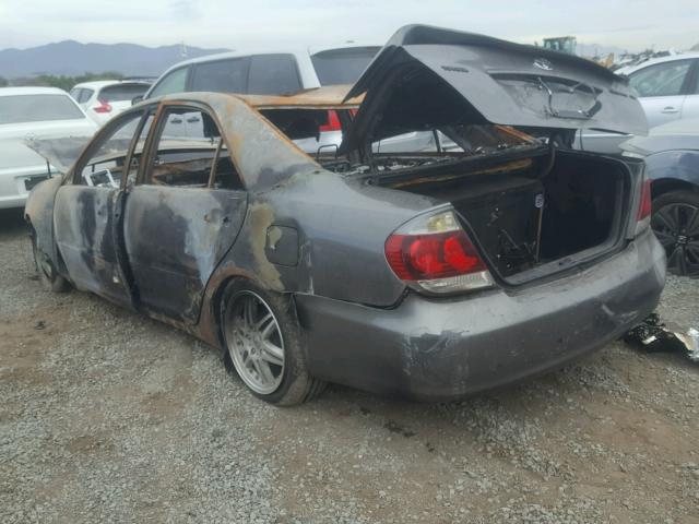 4T1BE32K85U532568 - 2005 TOYOTA CAMRY LE ნაცრისფერი ფოტო 3