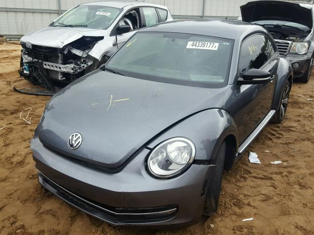 3VWV67AT4CM616370 - 2012 VOLKSWAGEN BEETLE TUR GRAY photo 2