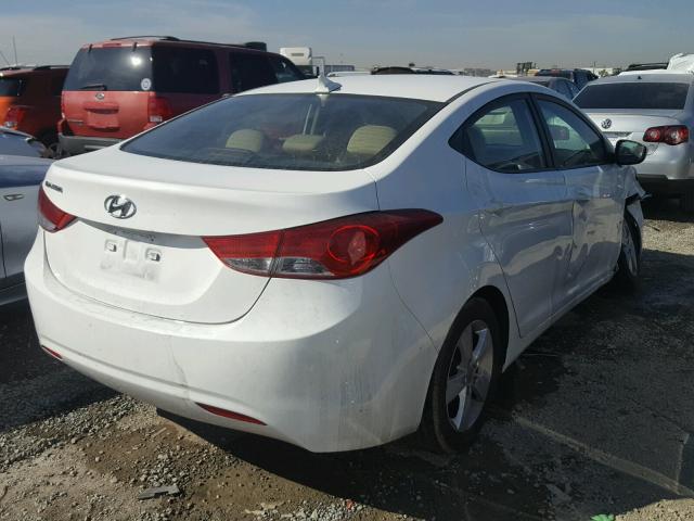 5NPDH4AE1DH388926 - 2013 HYUNDAI ELANTRA GL WHITE photo 4