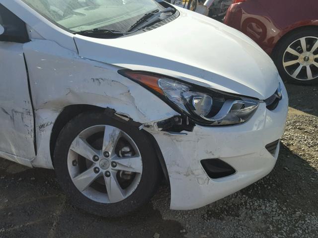 5NPDH4AE1DH388926 - 2013 HYUNDAI ELANTRA GL WHITE photo 9