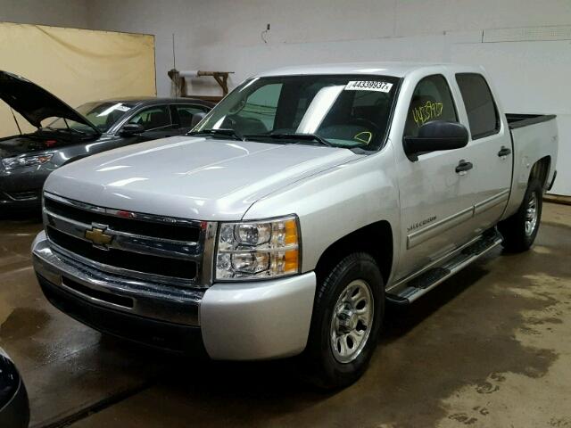 3GCPKSEA3BG136689 - 2011 CHEVROLET SILVERADO SILVER photo 2