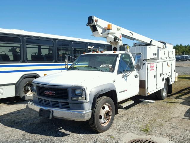 1GDKC34J1XF078682 - 1999 GMC SIERRA WHITE photo 2