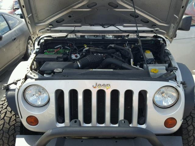 1J4GA2D12BL636232 - 2011 JEEP WRANGLER S SILVER photo 7