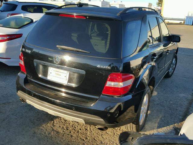 4JGBB86E16A136589 - 2006 MERCEDES-BENZ ML BLACK photo 4