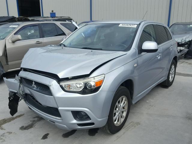 JA4AP3AU3BZ024465 - 2011 MITSUBISHI OUTLANDER SILVER photo 2