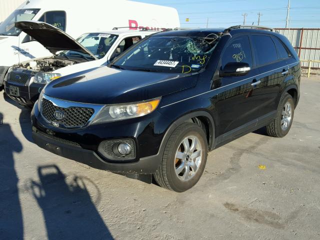 5XYKT3A65CG224805 - 2012 KIA SORENTO BA BLACK photo 2