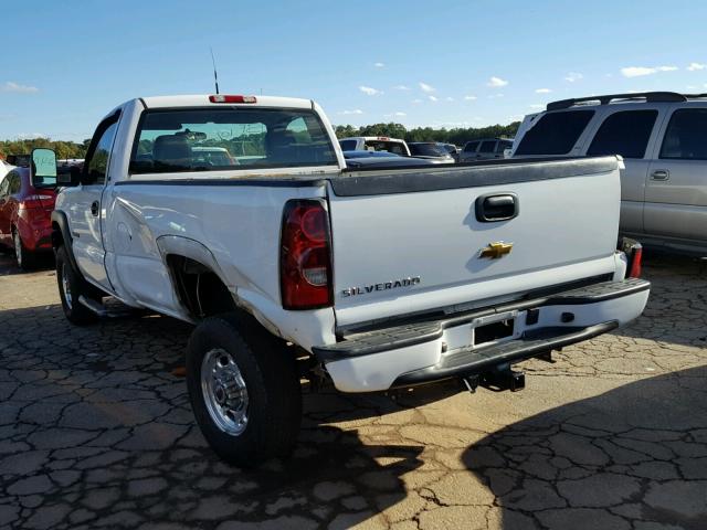 1GBHC24U65E161065 - 2005 CHEVROLET SILVERADO WHITE photo 3