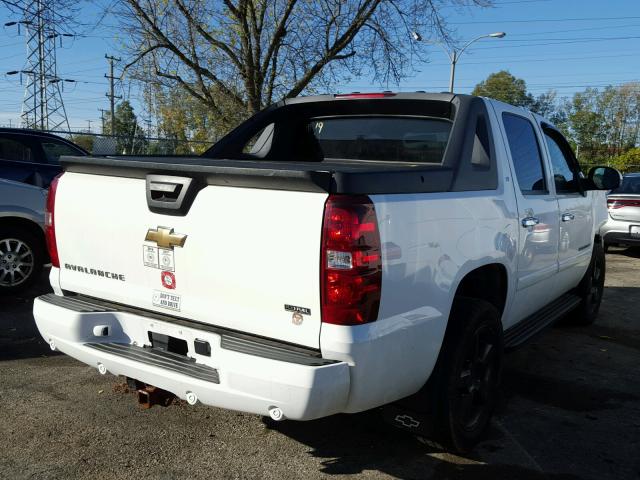 3GNFK12398G280257 - 2008 CHEVROLET AVALANCHE WHITE photo 4