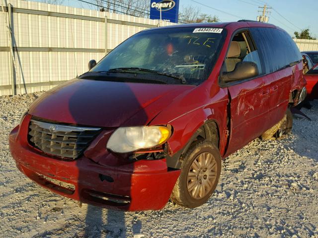 2A4GP44R86R742245 - 2006 CHRYSLER TOWN & COU RED photo 2