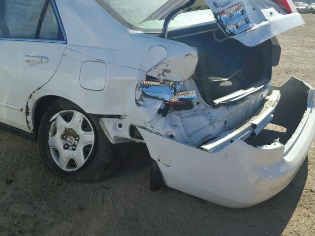 1HGCM56485A196958 - 2005 HONDA ACCORD WHITE photo 9