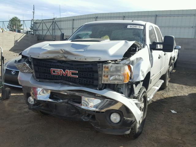 1GT120CG6BF198686 - 2011 GMC SIERRA K25 SILVER photo 2