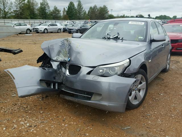 WBANV13578CZ59830 - 2008 BMW 528 XI GRAY photo 2