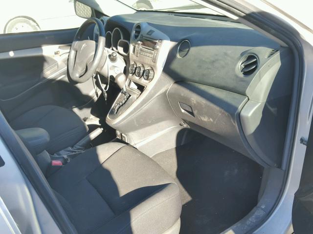 5Y2SP67859Z464039 - 2009 PONTIAC VIBE SILVER photo 5