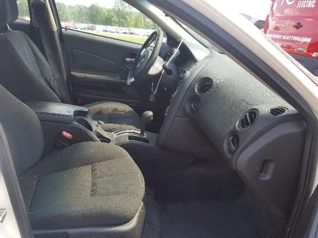 2G2WP552X81177088 - 2008 PONTIAC GRAND PRIX WHITE photo 5