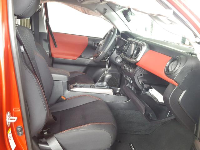 3TMAZ5CN1JM059541 - 2018 TOYOTA TACOMA DOU RED photo 5