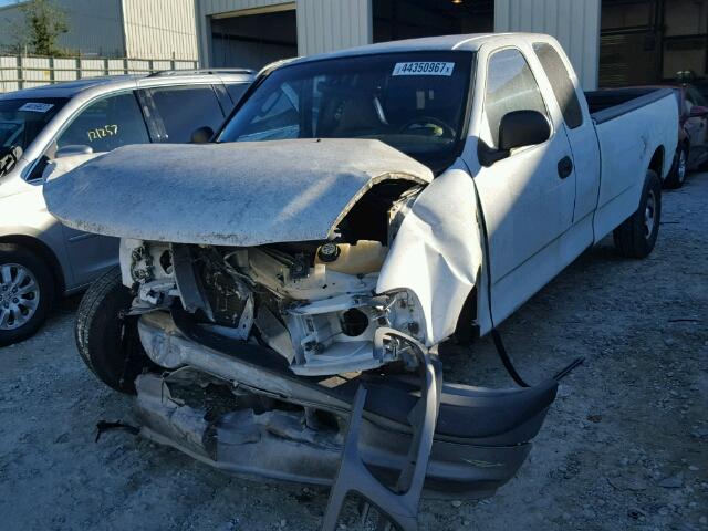 2FTRX17W84CA57564 - 2004 FORD F-150 HERI WHITE photo 2