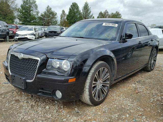 2C3CA2CV5AH297801 - 2010 CHRYSLER 300 S BLACK photo 2