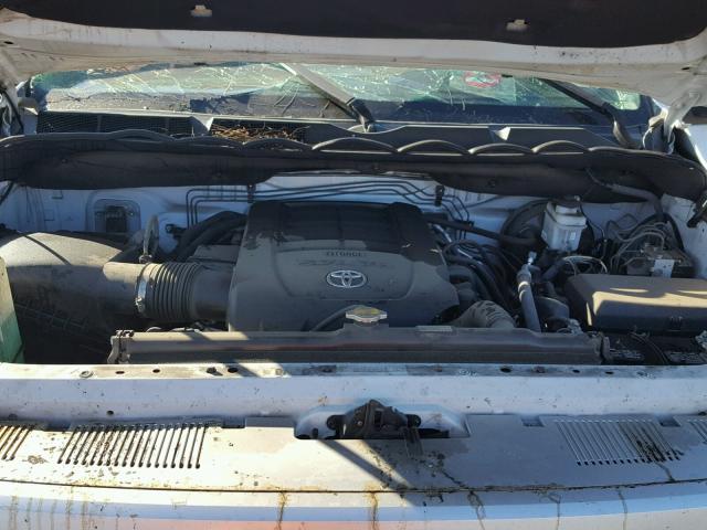 5TFAY5F18EX351599 - 2014 TOYOTA TUNDRA WHITE photo 7