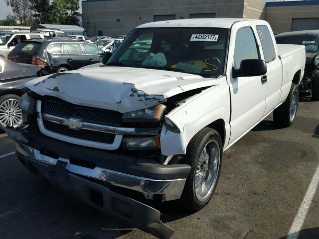 2GCEC19V631201878 - 2003 CHEVROLET SILVERADO WHITE photo 2