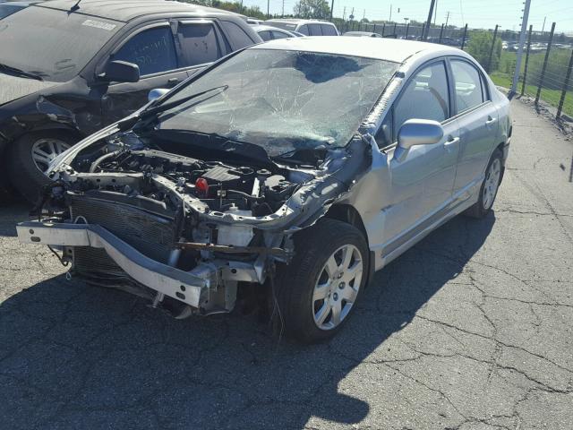 19XFA16599E050402 - 2009 HONDA CIVIC SILVER photo 2