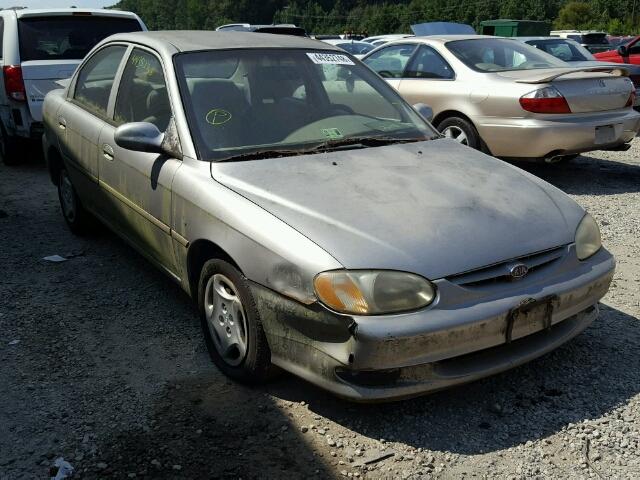 KNAFB1215W5746372 - 1998 KIA SEPHIA BAS SILVER photo 1