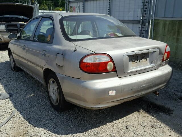 KNAFB1215W5746372 - 1998 KIA SEPHIA BAS SILVER photo 3