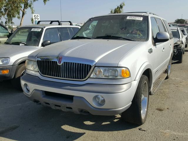 5LMPU28L3WLJ61813 - 1998 LINCOLN NAVIGATOR 灰色 照片 2