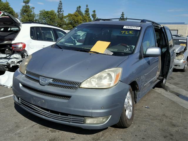 5TDZA22C64S163875 - 2004 TOYOTA SIENNA XLE BLUE photo 2