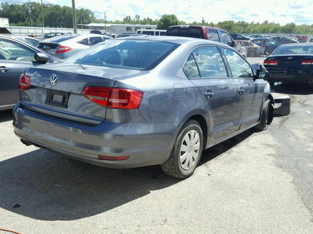 3VW2K7AJXFM255132 - 2015 VOLKSWAGEN JETTA BASE ნაცრისფერი ფოტო 4