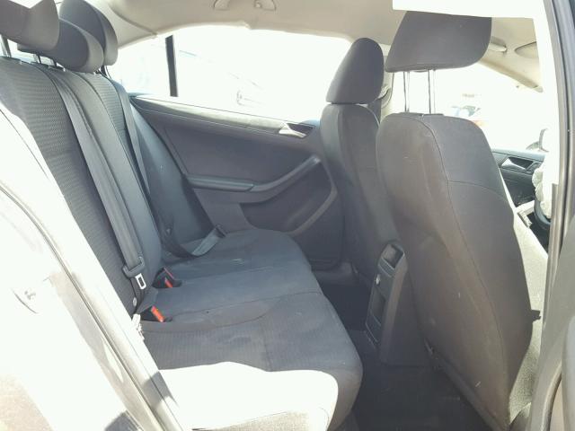 3VW2K7AJXFM255132 - 2015 VOLKSWAGEN JETTA BASE ნაცრისფერი ფოტო 6