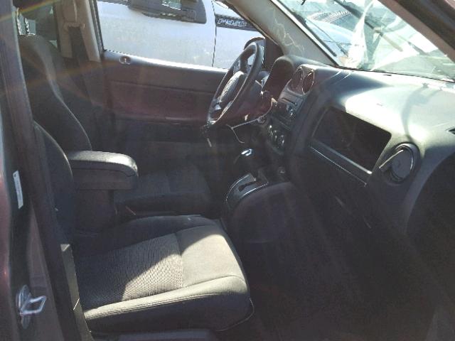 1C4NJCBA5DD187843 - 2013 JEEP COMPASS SP 灰色 照片 5