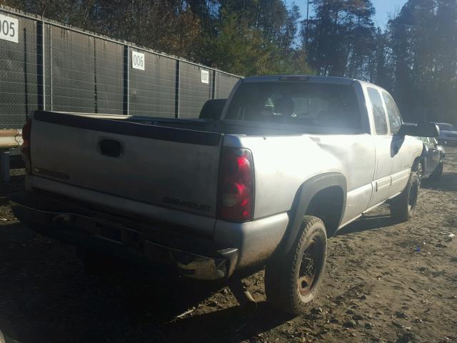 1GCHC29U05E173572 - 2005 CHEVROLET SILVERADO SILVER photo 4