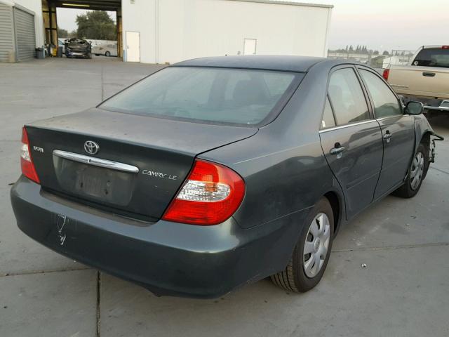 JTDBE32K120062665 - 2002 TOYOTA CAMRY LE GREEN photo 4