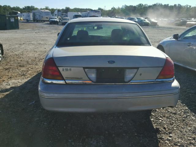 2FAFP74W43X187431 - 2003 FORD CROWN VICT TAN photo 9