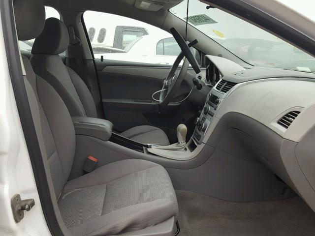 1G1ZB5EB9AF138958 - 2010 CHEVROLET MALIBU LS თეთრი ფოტო 5
