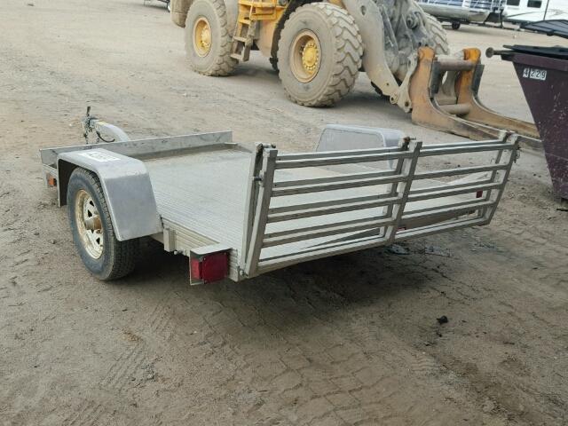 1B9BU08102E584102 - 2002 TRAIL KING UTILITY TR SILVER photo 3