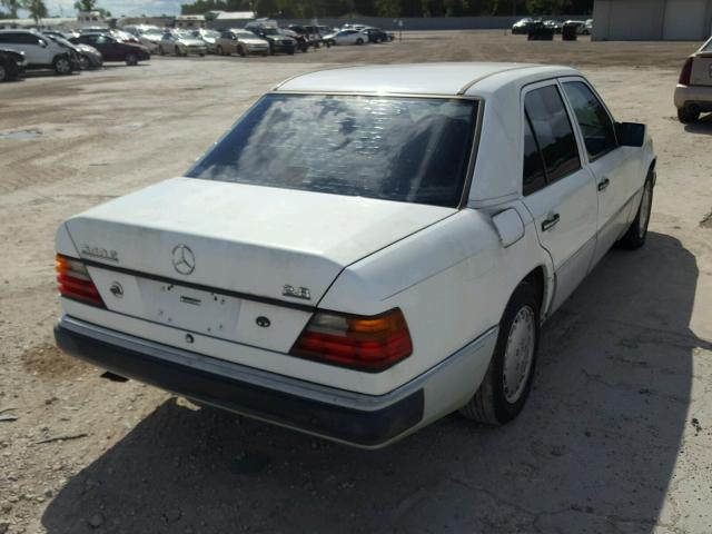 WDBEA28E1PB963744 - 1993 MERCEDES-BENZ 300 E 2.8 WHITE photo 4