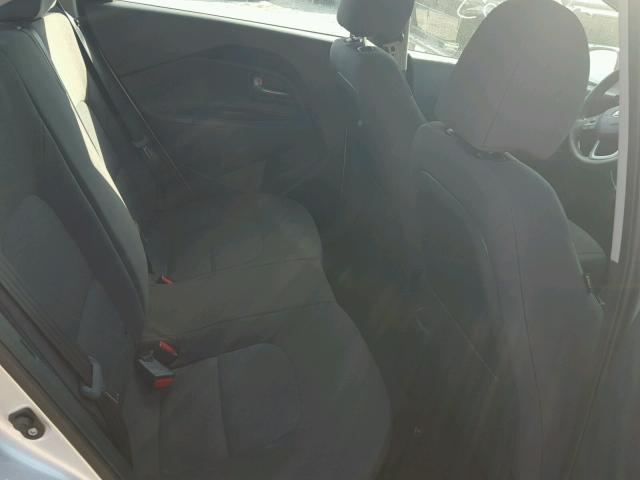 KNADM5A39F6460157 - 2015 KIA RIO LX Արծաթագույն լուսանկար 6