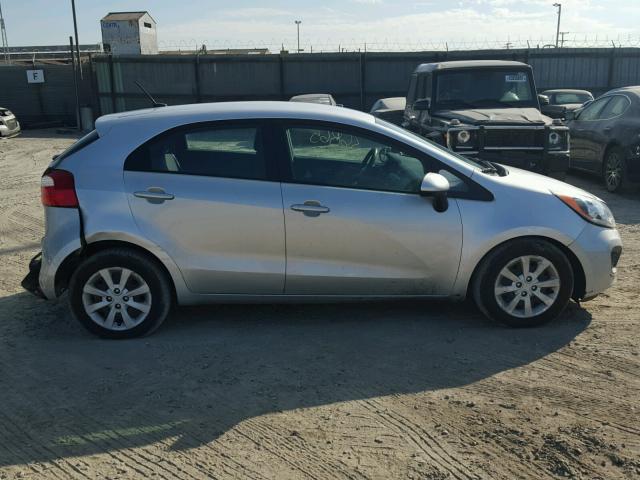 KNADM5A39F6460157 - 2015 KIA RIO LX Արծաթագույն լուսանկար 9