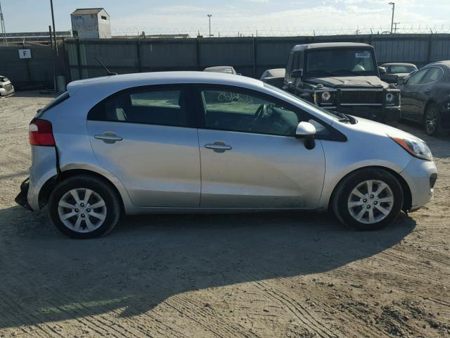 KNADM5A39F6460157 - 2015 KIA RIO LX SILVER photo 9