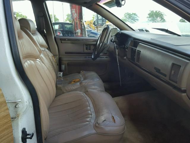 1G4BR82P1SR411859 - 1995 BUICK ROADMASTER WHITE photo 5