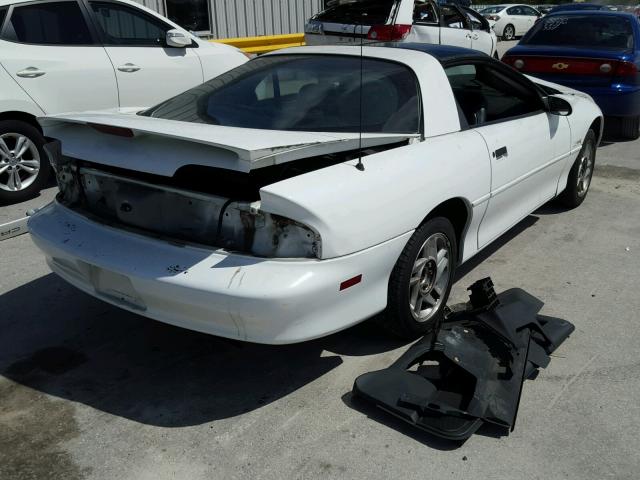 2G1FP22P4T2147588 - 1996 CHEVROLET CAMARO Z28 WHITE photo 4