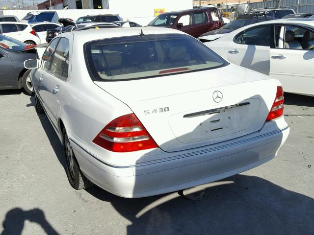 WDBNG70J82A249256 - 2002 MERCEDES-BENZ S 430 WHITE photo 3