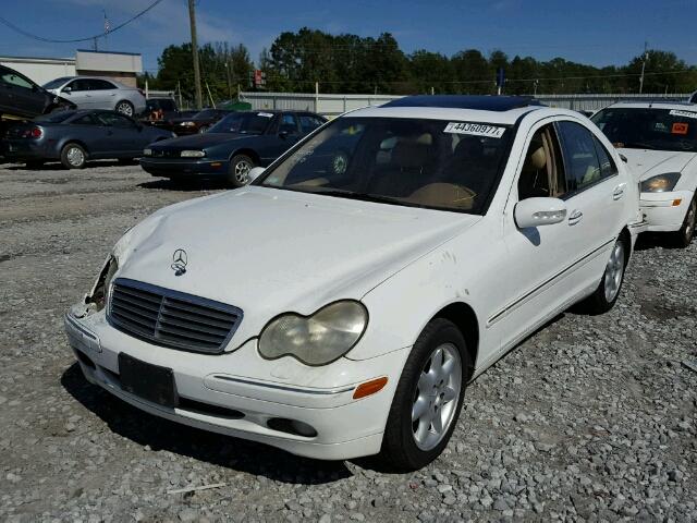 WDBRF61J81F082203 - 2001 MERCEDES-BENZ C 240 WHITE photo 2