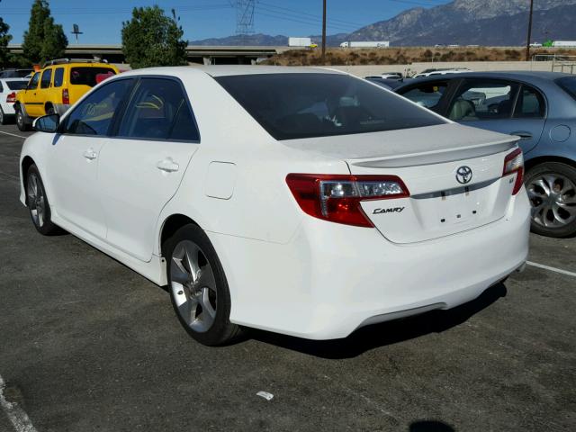 4T1BF1FK7EU755762 - 2014 TOYOTA CAMRY L WHITE photo 3