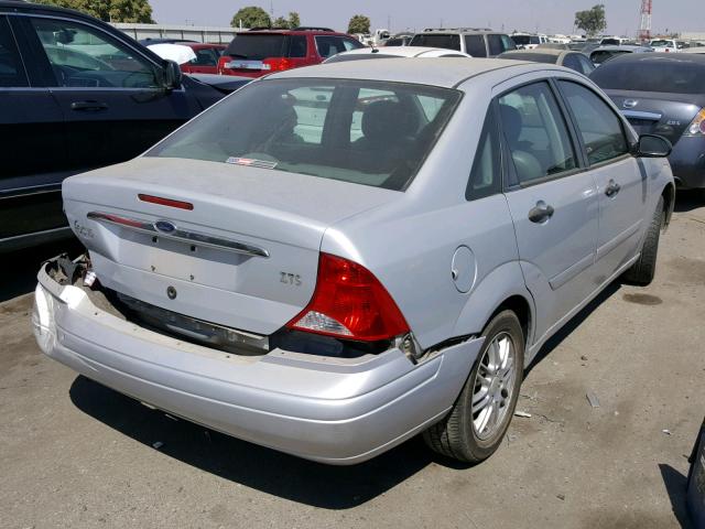 1FAHP3833YW411065 - 2000 FORD FOCUS ZTS SILVER photo 4