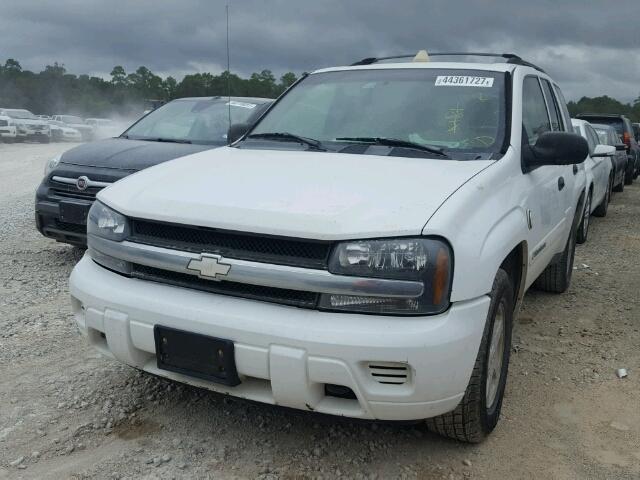 1GNDT13S822442860 - 2002 CHEVROLET TRAILBLAZE WHITE photo 2