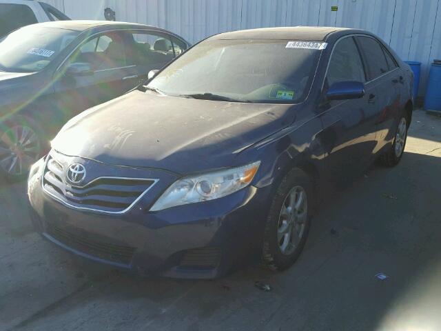 4T1BF3EK1BU609169 - 2011 TOYOTA CAMRY BLUE photo 2